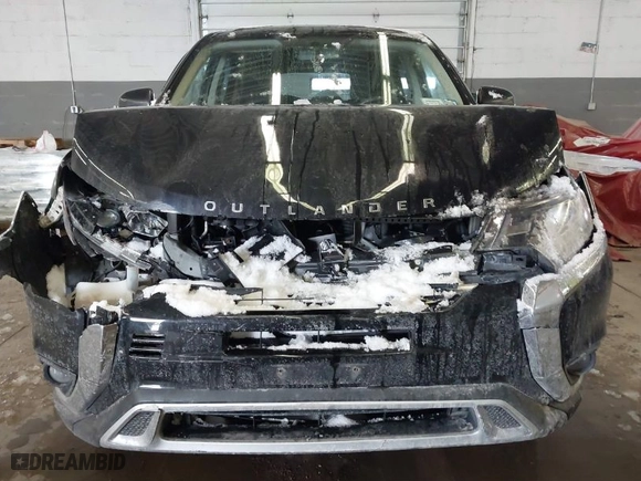 2019 Mitsubishi Outlander ES with VIN JA4AZ3A3XKZ033553, listed as a IAAI auction lot 41499069 with 68,697 mi miles. Bid and sale history available at carsss.com. Image 12.