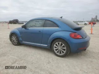 2018 Volkswagen Beetle SE with VIN 3VWJD7AT4JM701629, listed as a Copart auction lot 44394785 with 181,452 mi miles and Salvage Title. Bid and sale history available at carsss.com. Image 2.