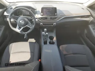 2025 Nissan Altima SV z VIN 1N4BL4DV5SN393597, wystawiony jako Copart lot #59698375 z przebiegiem 1 490 mil mil oraz Czysty tytuł • Clean title. Historia ofert i sprzedaży dostępna na DreamBid. Obrazek 8.
