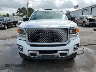 2016 GMC Sierra 2500HD Denali z VIN 1GT12UE84GF272949, wystawiony jako Copart lot #50641015 z przebiegiem 270 501 mil mil oraz Szkoda całkowita • Salvage title. Historia ofert i sprzedaży dostępna na DreamBid. Obrazek 5.