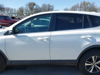 2018 Toyota RAV4 XLE z VIN 2T3WFREV3JW483398, wystawiony jako IAAI lot #41740776 z przebiegiem 70 640 mil mil oraz . Historia ofert i sprzedaży dostępna na DreamBid. Obrazek 15.