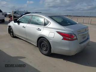 2015 Nissan Altima SV with VIN 1N4AL3AP7FC415435, listed as a IAAI auction lot 41594277 with 178,298 mi miles and . Bid and sale history available at DreamBid. Image 3.