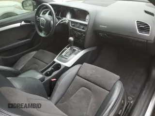 2011 Audi A5 z VIN WAUMFBFR8BA030150, wystawiony jako Copart lot #57943795 z przebiegiem 183 246 mil mil oraz Szkoda całkowita • Salvage title. Historia ofert i sprzedaży dostępna na DreamBid. Obrazek 8.