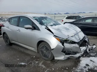 2024 Nissan LEAF SV Plus z VIN 1N4CZ1CV7RC553147, wystawiony jako Copart lot #49724265 z przebiegiem 10 365 mil mil oraz Szkoda całkowita • Salvage title. Historia ofert i sprzedaży dostępna na DreamBid. Obrazek 4.
