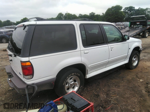 1997 Ford Explorer XLT z VIN 1FMDU35P5VUD09276, wystawiony jako IAAI lot #42221438 z przebiegiem 152 881 mil mil oraz . Historia ofert i sprzedaży dostępna na DreamBid. Obrazek 4.