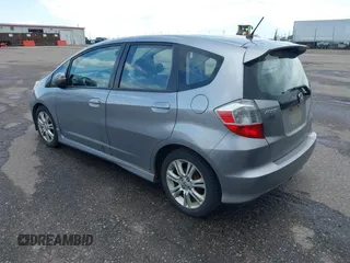 2010 Honda Fit Sport с VIN JHMGE8H43AS026506, выставлен на аукционе IAAI как лот 42393484 с пробегом 270 599 миль миль и . История ставок и продаж доступна на DreamBid. Изображение 3.