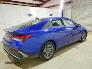2024 Hyundai Elantra SEL z VIN KMHLM4DG6RU747071, wystawiony jako Copart lot #60169685 z przebiegiem 28 613 mil mil oraz Czysty tytuł • Clean title. Historia ofert i sprzedaży dostępna na DreamBid. Obrazek 3.