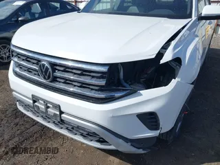 2022 Volkswagen Atlas SE with VIN 1V2HE2CA8NC224402, listed as a IAAI auction lot 41964747 with 50,233 mi miles and . Bid and sale history available at DreamBid. Image 6.