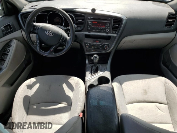 2013 Kia Optima LX z VIN KNAGM4A74D5380729, wystawiony jako Copart lot #56555835 z przebiegiem 126 904 mil mil oraz Szkoda całkowita • Salvage title. Historia ofert i sprzedaży dostępna na DreamBid. Obrazek 8.