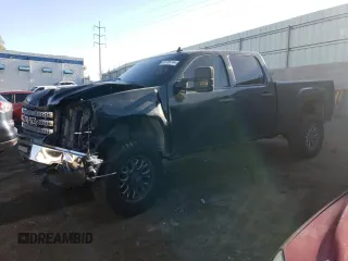 2011 GMC Sierra 2500HD SLE z VIN 1GT120C84BF259719, wystawiony jako Copart lot #69786744 z przebiegiem 268 498 mil mil oraz Szkoda całkowita • Salvage title. Historia ofert i sprzedaży dostępna na DreamBid. Obrazek 1.
