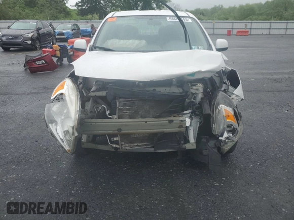 2014 Nissan Versa SV with VIN 3N1CN7AP3EL829693, listed as a Copart auction lot 55681185 with Not Provided miles and Salvage Title. Bid and sale history available at DreamBid. Image 5.