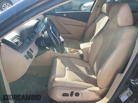 2008 Volkswagen Passat Komfort z VIN WVWAK73C48E124087, wystawiony jako Copart lot #46674665 z przebiegiem 128 004 mil mil oraz Szkoda całkowita • Salvage title. Historia ofert i sprzedaży dostępna na DreamBid. Obrazek 7.