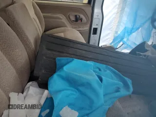 1999 GMC Suburban z VIN 3GKFK16R0XG524193, wystawiony jako Copart lot #49688315 z przebiegiem Nie podano mil oraz Nie do naprawy • Non repairable. Historia ofert i sprzedaży dostępna na DreamBid. Obrazek 11.