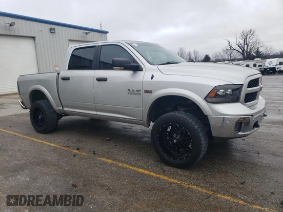 2015 Ram 1500 Outdoorsman z VIN 1C6RR6LT3FS663606, wystawiony jako Copart lot #42415545 z przebiegiem 156 766 mil mil oraz Szkoda całkowita • Salvage title. Historia ofert i sprzedaży dostępna na DreamBid. Obrazek 4.