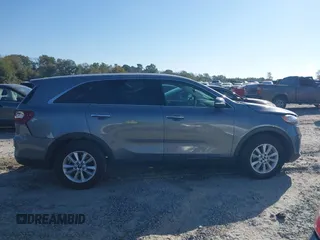 2020 Kia Sorento LX with VIN 5XYPG4A36LG698767, listed as a IAAI auction lot 40711932 with 38,979 mi miles. Bid and sale history available at carsss.com. Image 13.
