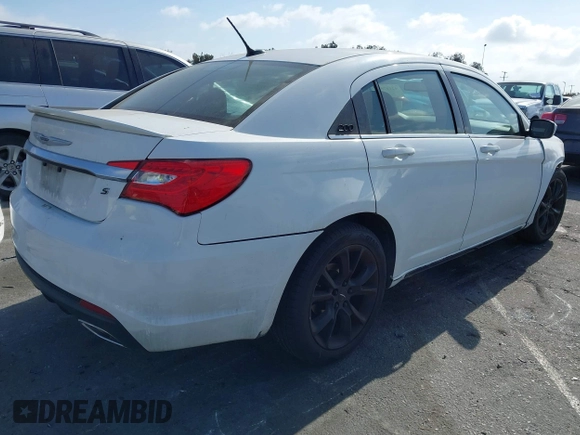 2013 Chrysler 200 Limited with VIN 1C3CCBCG8DN751644, listed as a IAAI auction lot 42117556 with 128,554 mi miles. Bid and sale history available at carsss.com. Image 4.