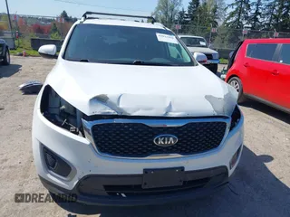 2016 Kia Sorento LX with VIN 5XYPGDA35GG060533, listed as a IAAI auction lot 42033268 with 183,057 mi miles. Bid and sale history available at carsss.com. Image 13.