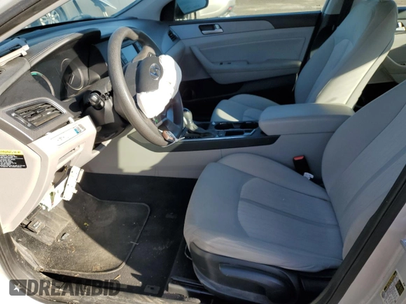 2016 Hyundai Sonata Hybrid SE with VIN KMHE24L11GA029731, listed as a Copart auction lot 43916095 with 160,104 mi miles and Salvage Title. Bid and sale history available at carsss.com. Image 7.