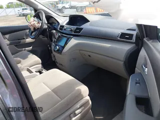 2017 Honda Odyssey EX z VIN 5FNRL5H42HB009458, wystawiony jako IAAI lot #42344461 z przebiegiem 102 226 mil mil oraz . Historia ofert i sprzedaży dostępna na DreamBid. Obrazek 5.