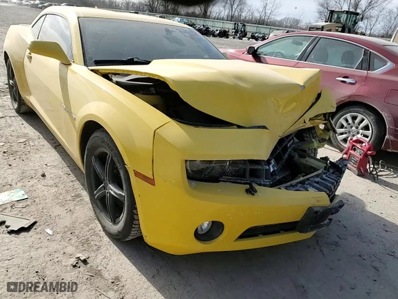 2013 Chevrolet Camaro LT with VIN 2G1FC1E38D9208027, listed as a Copart auction lot 41840325 with 68,167 mi miles and Salvage Title. Bid and sale history available at carsss.com. Image 13.