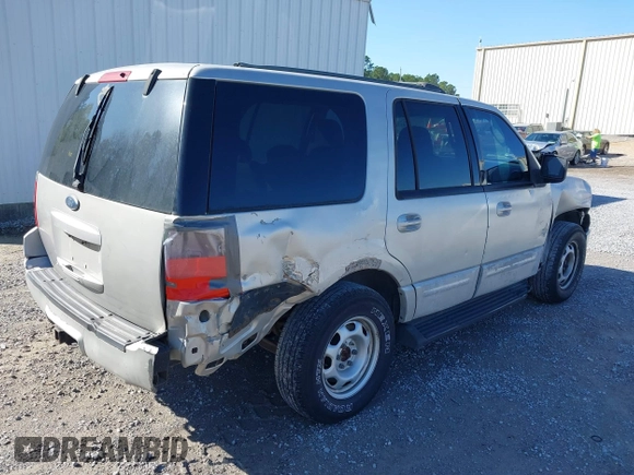 2004 Ford Expedition Special Service with VIN 1FMRU15W64LA44633, listed as a IAAI auction lot 41719498 with 109,005 mi miles. Bid and sale history available at carsss.com. Image 4.