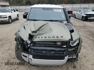 2020 Land Rover Defender z VIN SALEK7EX0L2015467, wystawiony jako Copart lot #84467294 z przebiegiem 10 132 mil mil oraz Szkoda całkowita • Salvage title. Historia ofert i sprzedaży dostępna na DreamBid. Obrazek 5.