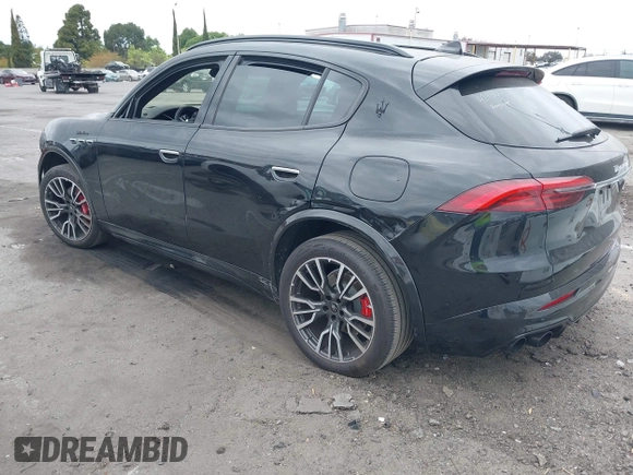 2023 Maserati Grecale Modena z VIN ZN682AVM5P7429357, wystawiony jako IAAI lot #42052948 z przebiegiem 11 019 mil mil oraz . Historia ofert i sprzedaży dostępna na DreamBid. Obrazek 3.