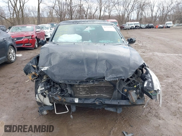 2014 Chrysler 200 Limited with VIN 1C3CCBCG4EN151415, listed as a IAAI auction lot 41733580 with 163,742 mi miles. Bid and sale history available at carsss.com. Image 12.