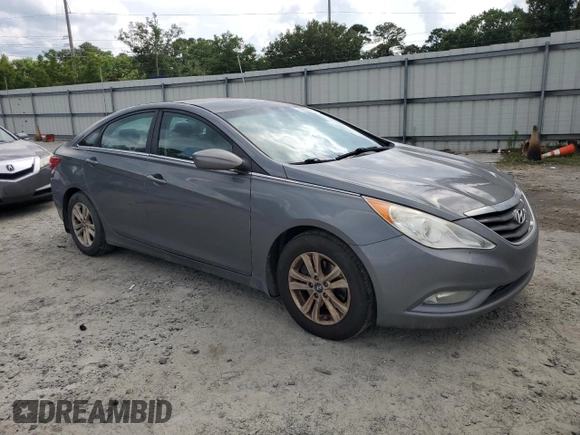 2013 Hyundai Sonata GLS z VIN 5NPEB4AC3DH811185, wystawiony jako Copart lot #58635775 z przebiegiem 153 263 mil mil oraz Czysty tytuł • Clean title. Historia ofert i sprzedaży dostępna na DreamBid. Obrazek 4.