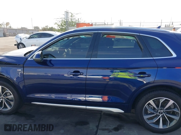 2023 Audi Q5 S line Premium with VIN WA1GAAFY4P2106846, listed as a IAAI auction lot 40960501 with 17,830 mi miles. Bid and sale history available at carsss.com. Image 14.