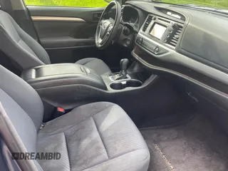 2014 Toyota Highlander LE z VIN 5TDZARFH5ES007181, wystawiony jako Copart lot #56413755 z przebiegiem 211 427 mil mil oraz Czysty tytuł • Clean title. Historia ofert i sprzedaży dostępna na DreamBid. Obrazek 5.