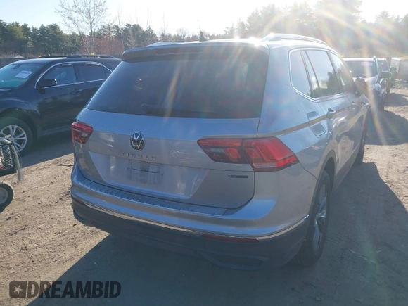 2023 Volkswagen Tiguan SE z VIN 3VVMB7AX4PM128007, wystawiony jako IAAI lot #42069544 z przebiegiem 19 994 mil mil oraz . Historia ofert i sprzedaży dostępna na DreamBid. Obrazek 4.