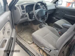 1998 Nissan Frontier XE z VIN 1N6DD26S3WC335610, wystawiony jako Copart lot #59061785 z przebiegiem 158 550 mil mil oraz Czysty tytuł • Clean title. Historia ofert i sprzedaży dostępna na DreamBid. Obrazek 8.