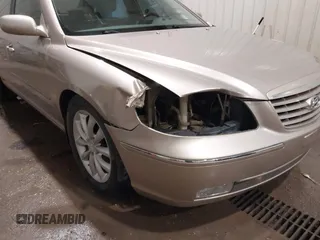 2006 Hyundai Azera SE with VIN KMHFC46F56A095383, listed as a IAAI auction lot 42373827 with 189,091 mi miles and . Bid and sale history available at DreamBid. Image 6.