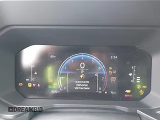 2024 Toyota Land Cruiser z VIN JTEABFAJ6RK007928, wystawiony jako IAAI lot #41575919 z przebiegiem 9282 mil mil oraz . Historia ofert i sprzedaży dostępna na DreamBid. Obrazek 7.