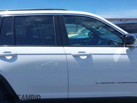 2024 Jeep Grand Cherokee с VIN 1C4RJYB6XRC135521, выставлен на аукционе IAAI как лот 42853749 с пробегом 27 428 миль миль и . История ставок и продаж доступна на DreamBid. Изображение 13.
