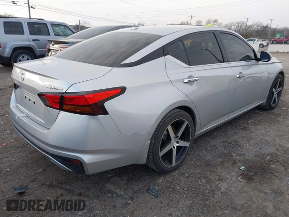 2019 Nissan Altima 2.5 Platinum with VIN 1N4BL4FV9KC100518, listed as a IAAI auction lot 41611860 with 150,216 mi miles. Bid and sale history available at carsss.com. Image 4.