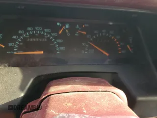 1988 Chevrolet Beretta z VIN 1G1LV11W6JY651488, wystawiony jako Copart lot #81191074 z przebiegiem 239 594 mil mil oraz Czysty tytuł • Clean title. Historia ofert i sprzedaży dostępna na DreamBid. Obrazek 9.