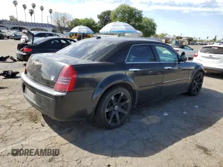 2006 Chrysler 300 C with VIN 2C3LA63H46H171695, listed as a Copart auction lot 47205915 with 103,403 mi miles and Clean Title. Bid and sale history available at carsss.com. Image 3.
