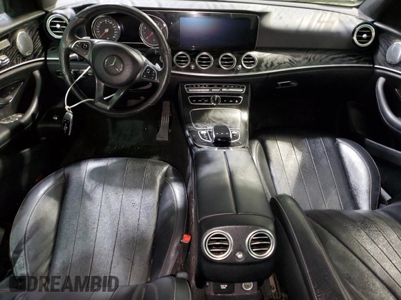 2018 Mercedes-Benz E 300 z VIN WDDZF4KB8JA313472, wystawiony jako Copart lot #53959155 z przebiegiem Nie podano mil oraz Czysty tytuł • Clean title. Historia ofert i sprzedaży dostępna na DreamBid. Obrazek 8.