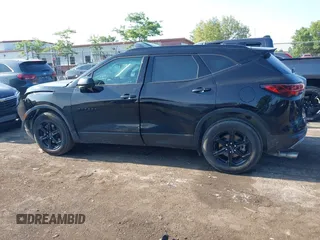 2024 Chevrolet Blazer LT z VIN 3GNKBCR42RS121720, wystawiony jako IAAI lot #42464797 z przebiegiem 34 651 mil mil oraz . Historia ofert i sprzedaży dostępna na DreamBid. Obrazek 14.