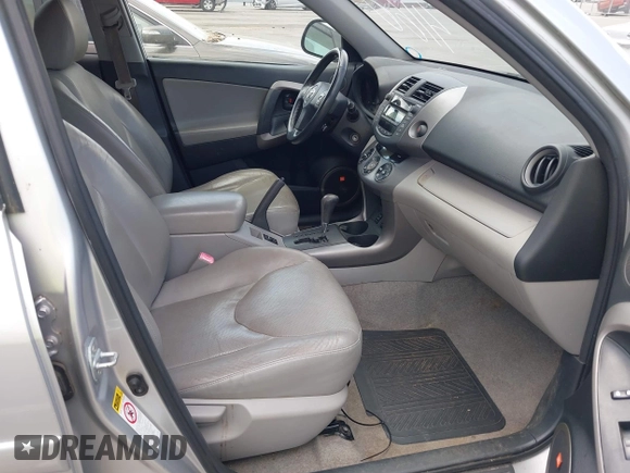 2008 Toyota RAV4 Ltd with VIN JTMZD31V786080588, listed as a IAAI auction lot 42154160 with 207,431 mi miles. Bid and sale history available at carsss.com. Image 5.