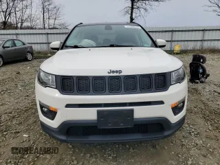 2018 Jeep Compass Latitude with VIN 3C4NJDBB0JT453466, listed as a Copart auction lot 51288935 with 94,886 mi miles and Salvage Title. Bid and sale history available at DreamBid. Image 5.