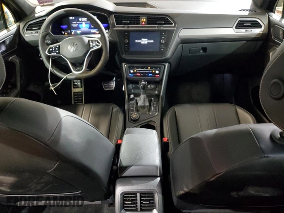 2022 Volkswagen Tiguan SE R-Line Black with VIN 3VV8B7AX8NM102055, listed as a Copart auction lot 47085015 with 20,007 mi miles and Salvage Title. Bid and sale history available at DreamBid. Image 8.