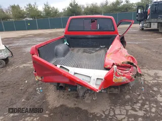 1989 Toyota Pickup с VIN JT4RN81R9K5020726, выставлен на аукционе IAAI как лот 41502393 с пробегом Не указан миль и . История ставок и продаж доступна на DreamBid. Изображение 16.