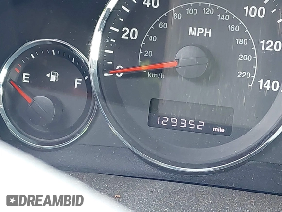 2008 Jeep Grand Cherokee Laredo with VIN 1J8GR48K48C119836, listed as a IAAI auction lot 42114083 with 129,352 mi miles. Bid and sale history available at carsss.com. Image 7.