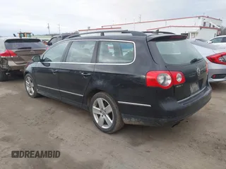 2008 Volkswagen Passat Komfort z VIN WVWLK73C98E161130, wystawiony jako IAAI lot #41498361 z przebiegiem 102 621 mil mil oraz . Historia ofert i sprzedaży dostępna na DreamBid. Obrazek 3.