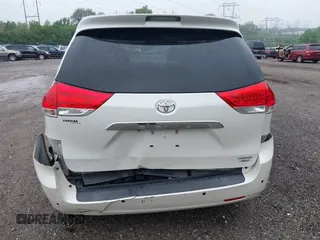 2014 Toyota Sienna Limited z VIN 5TDDK3DC4ES081882, wystawiony jako IAAI lot #42270167 z przebiegiem 58 723 mil mil oraz . Historia ofert i sprzedaży dostępna na DreamBid. Obrazek 17.