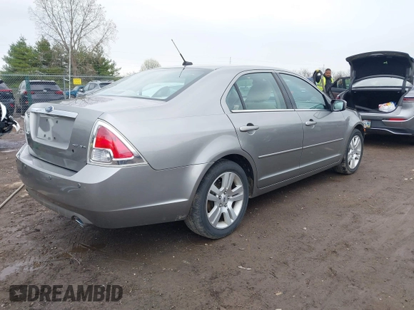 2009 Ford Fusion SEL with VIN 3FAHP08109R102428, listed as a IAAI auction lot 41951682 with 106,255 mi miles. Bid and sale history available at carsss.com. Image 4.
