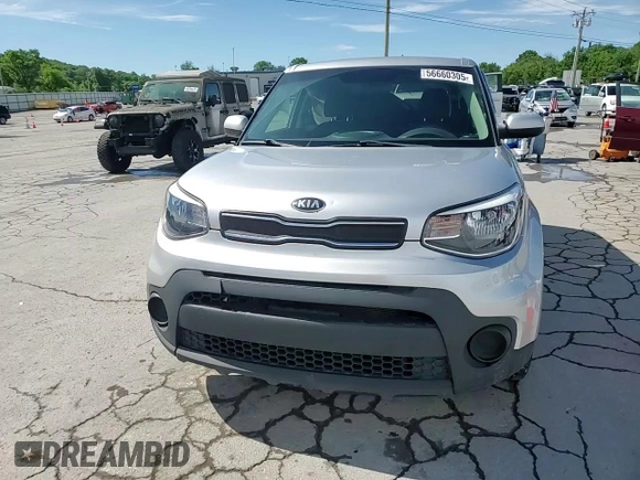 2019 Kia Soul z VIN KNDJN2A2XK7022907, wystawiony jako Copart lot #56660305 z przebiegiem 42 822 mil mil oraz Szkoda całkowita • Salvage title. Historia ofert i sprzedaży dostępna na DreamBid. Obrazek 13.